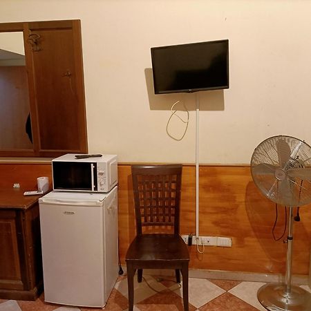 Cattaneo Accomodation Рим Номер фото
