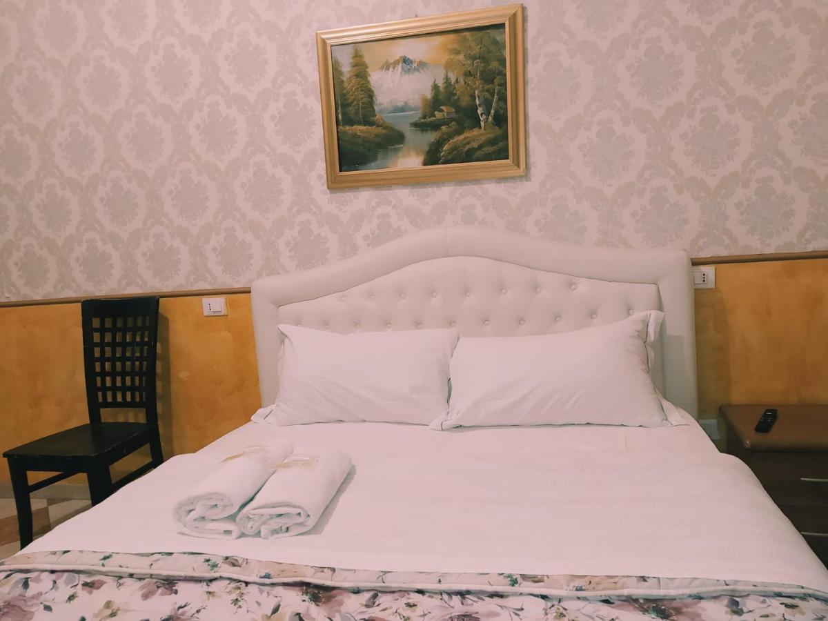 Cattaneo Accomodation Рим Екстер'єр фото