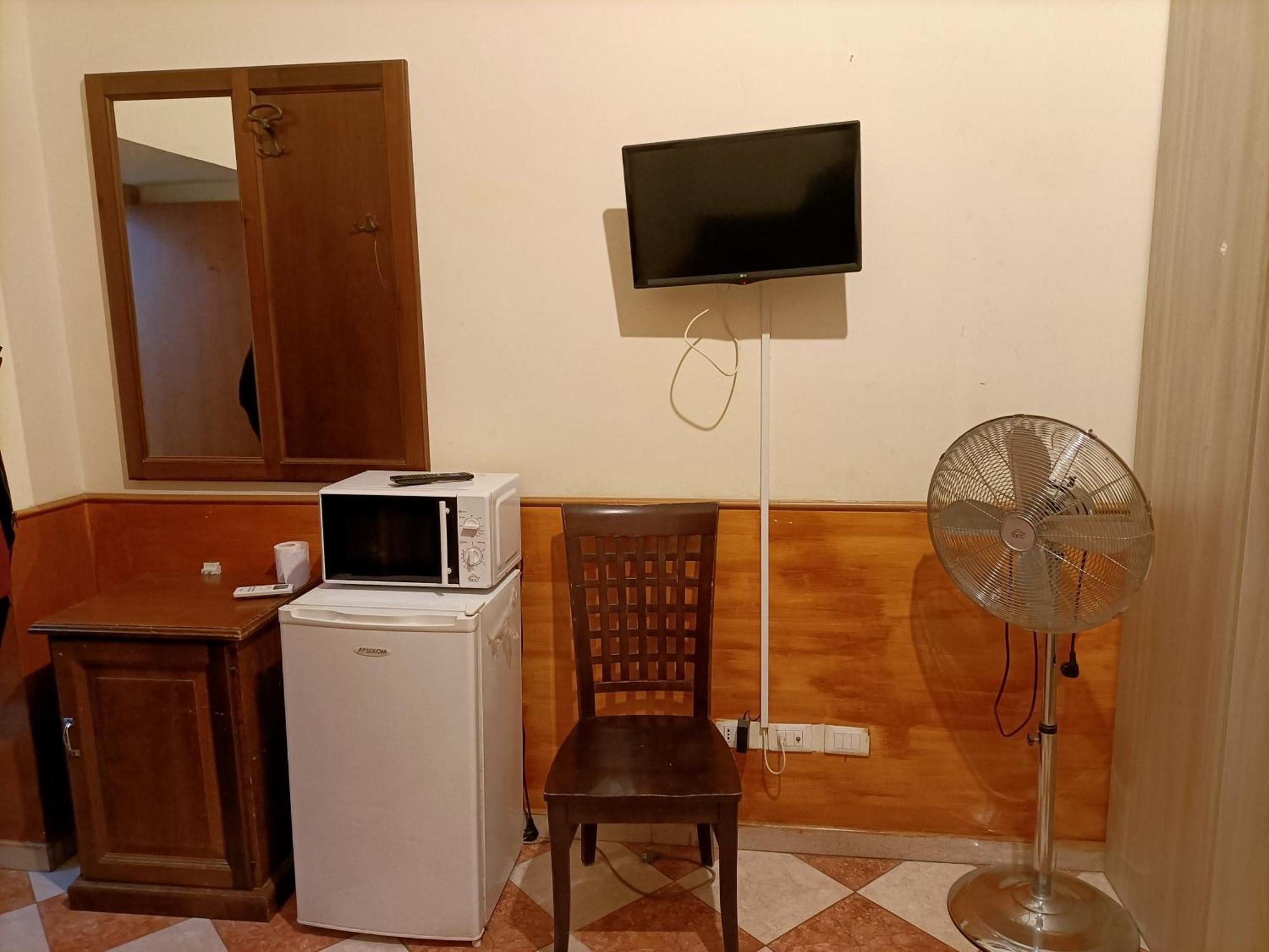 Cattaneo Accomodation Рим Номер фото