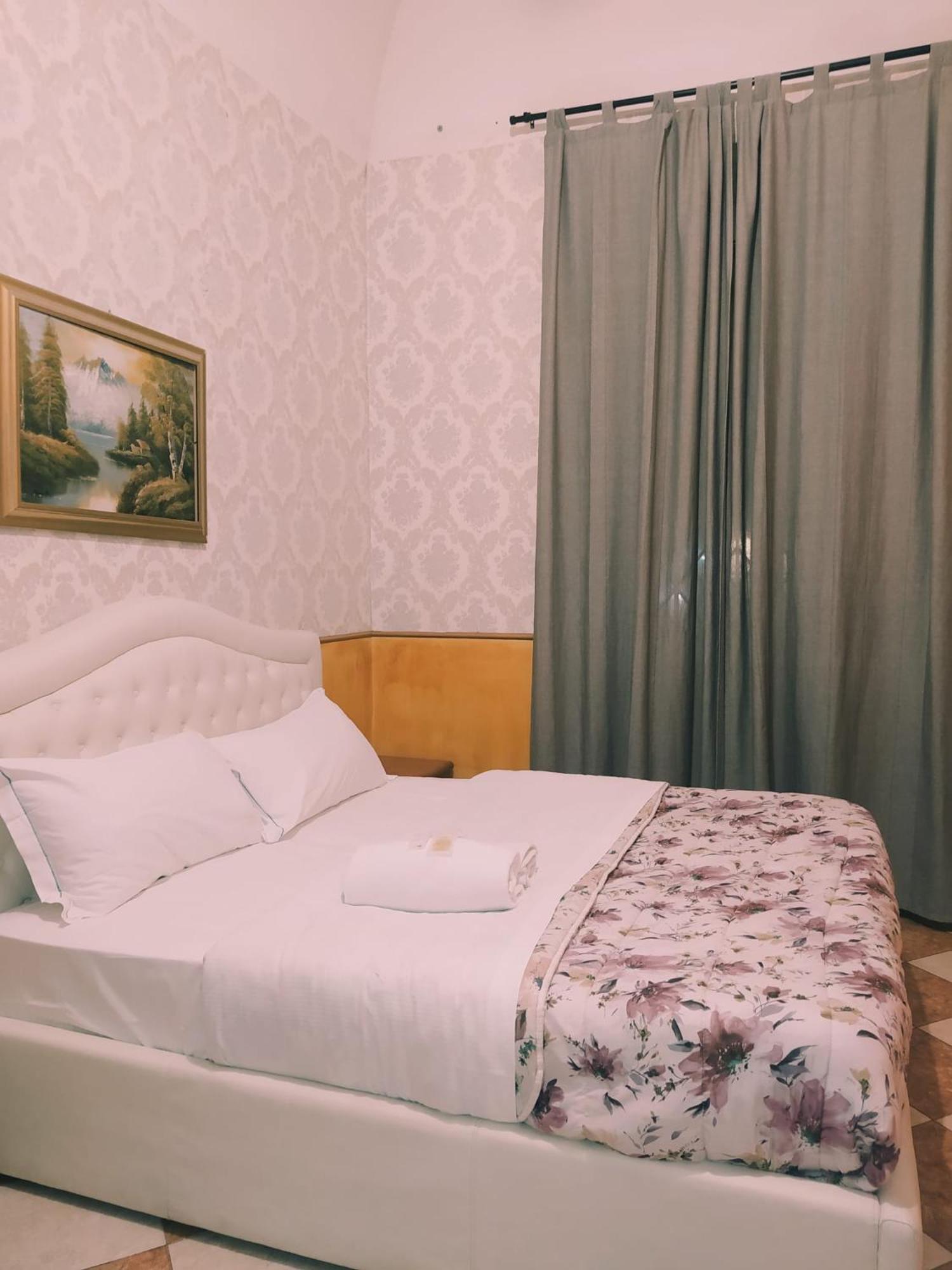 Cattaneo Accomodation Рим Номер фото